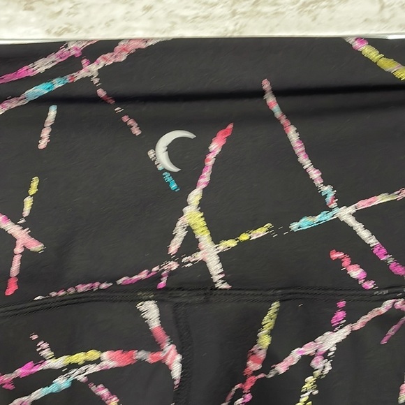 Zyia Active Black Foil 7/8 Leggings - Picture 3 of 7